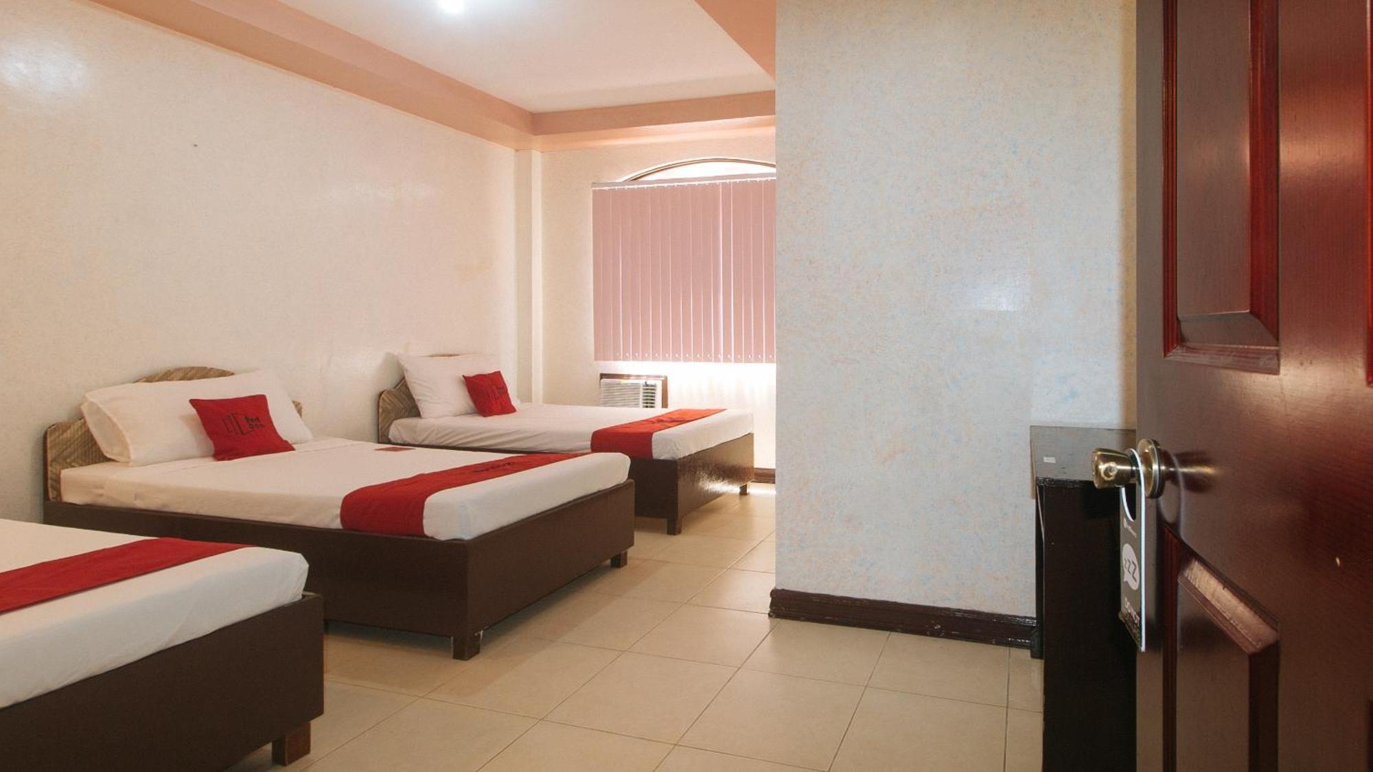 Reddoorz At Coco Grove Tourist Inn Panglao Island Exterior photo