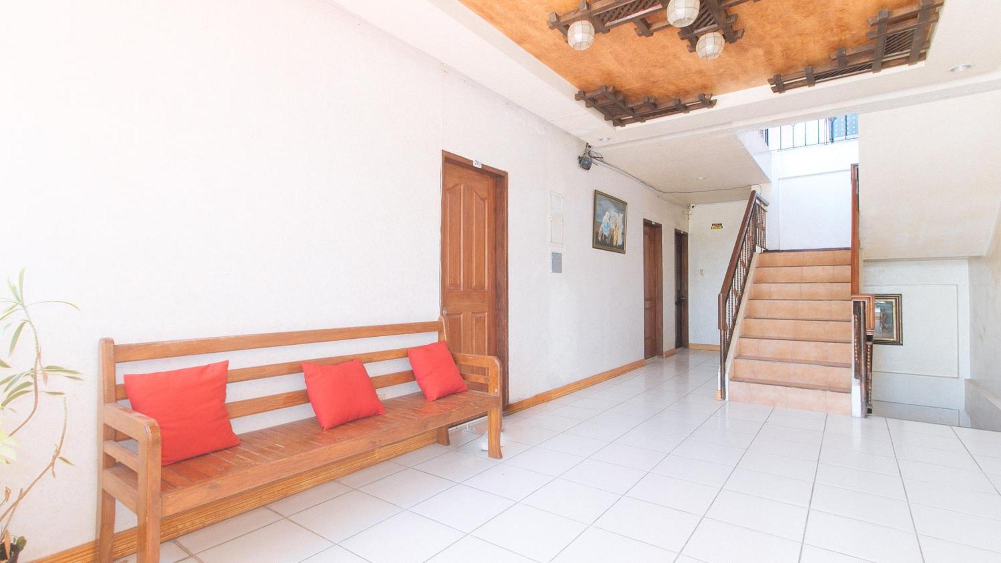 Reddoorz At Coco Grove Tourist Inn Panglao Island Exterior photo