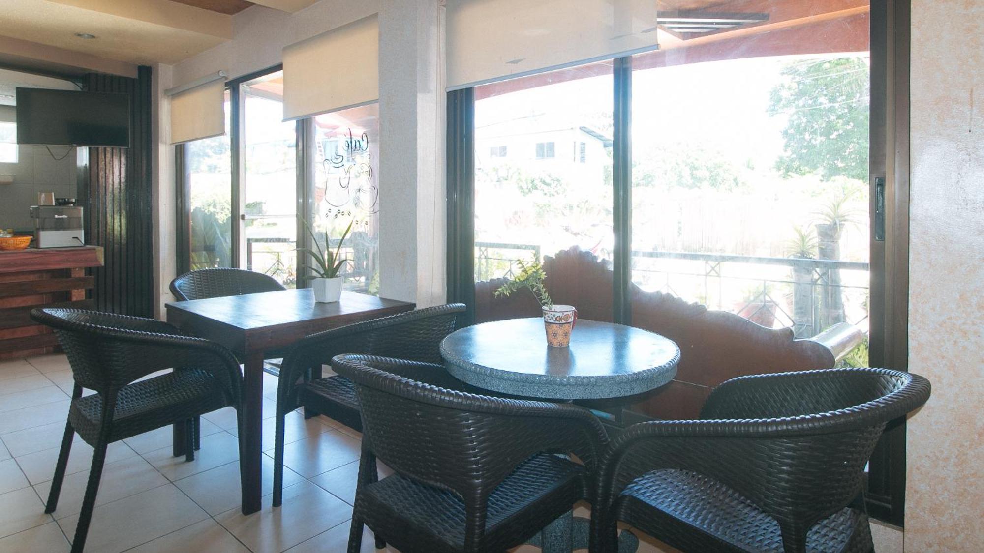 Reddoorz At Coco Grove Tourist Inn Panglao Island Exterior photo