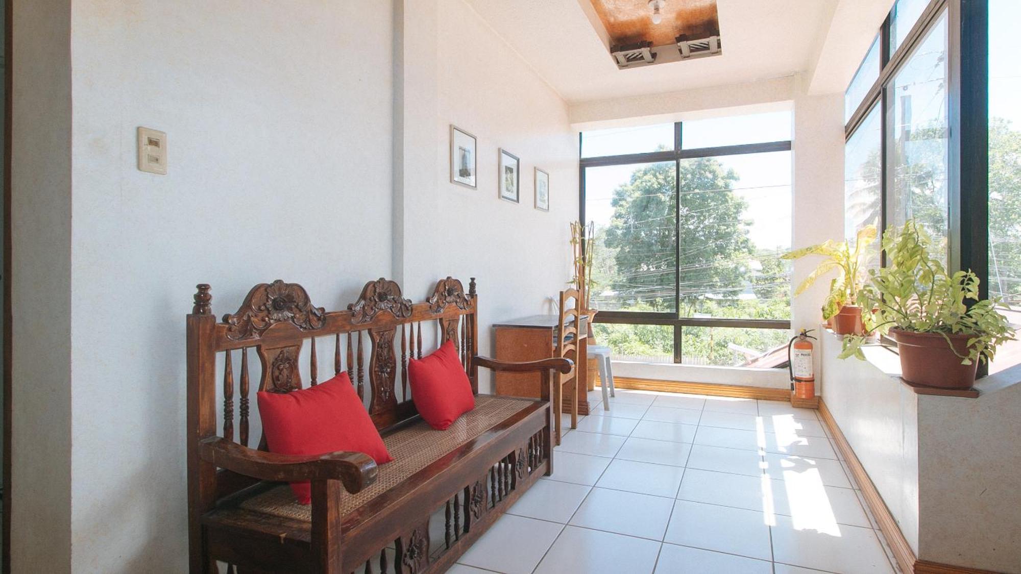 Reddoorz At Coco Grove Tourist Inn Panglao Island Exterior photo