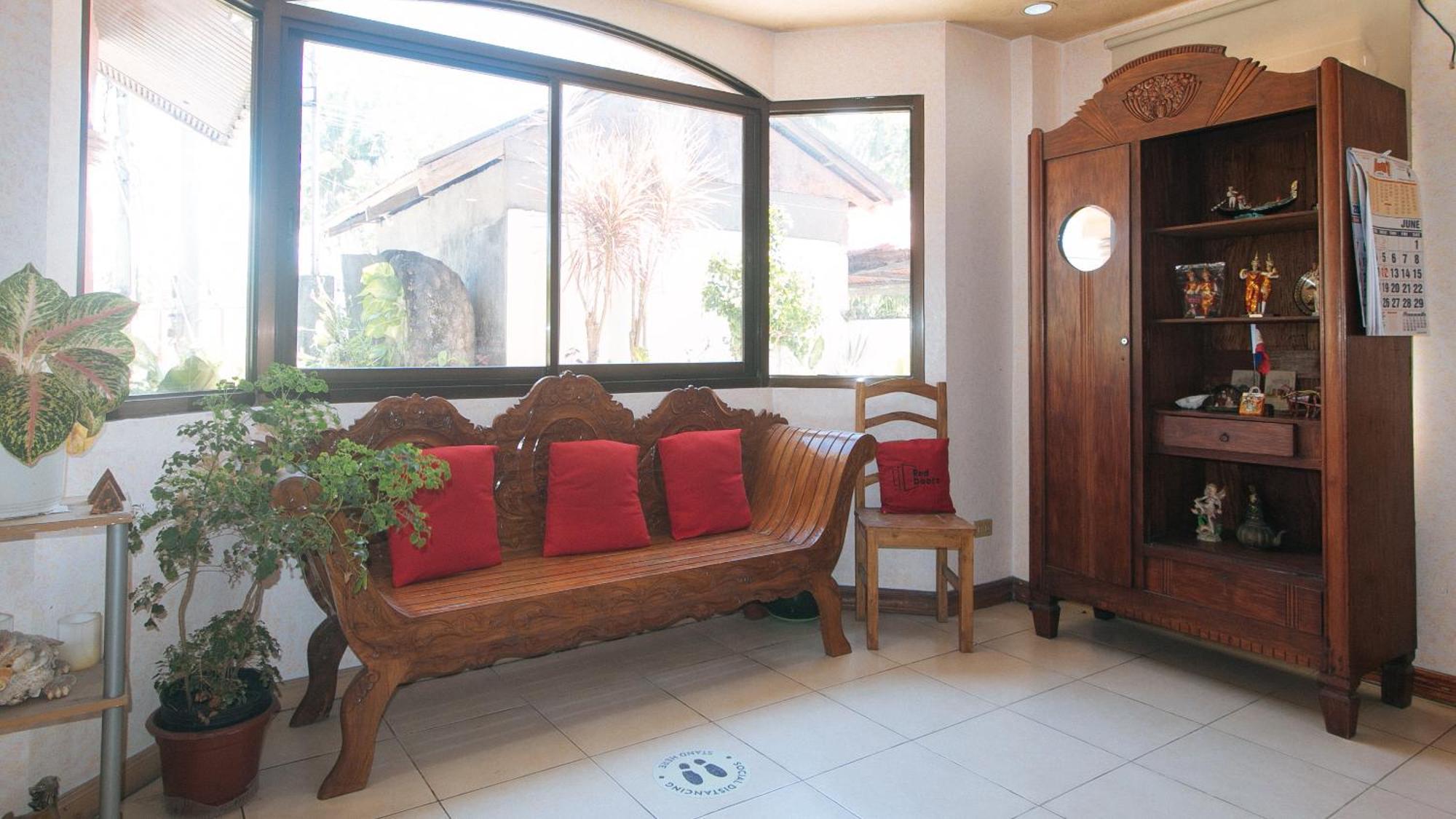 Reddoorz At Coco Grove Tourist Inn Panglao Island Exterior photo