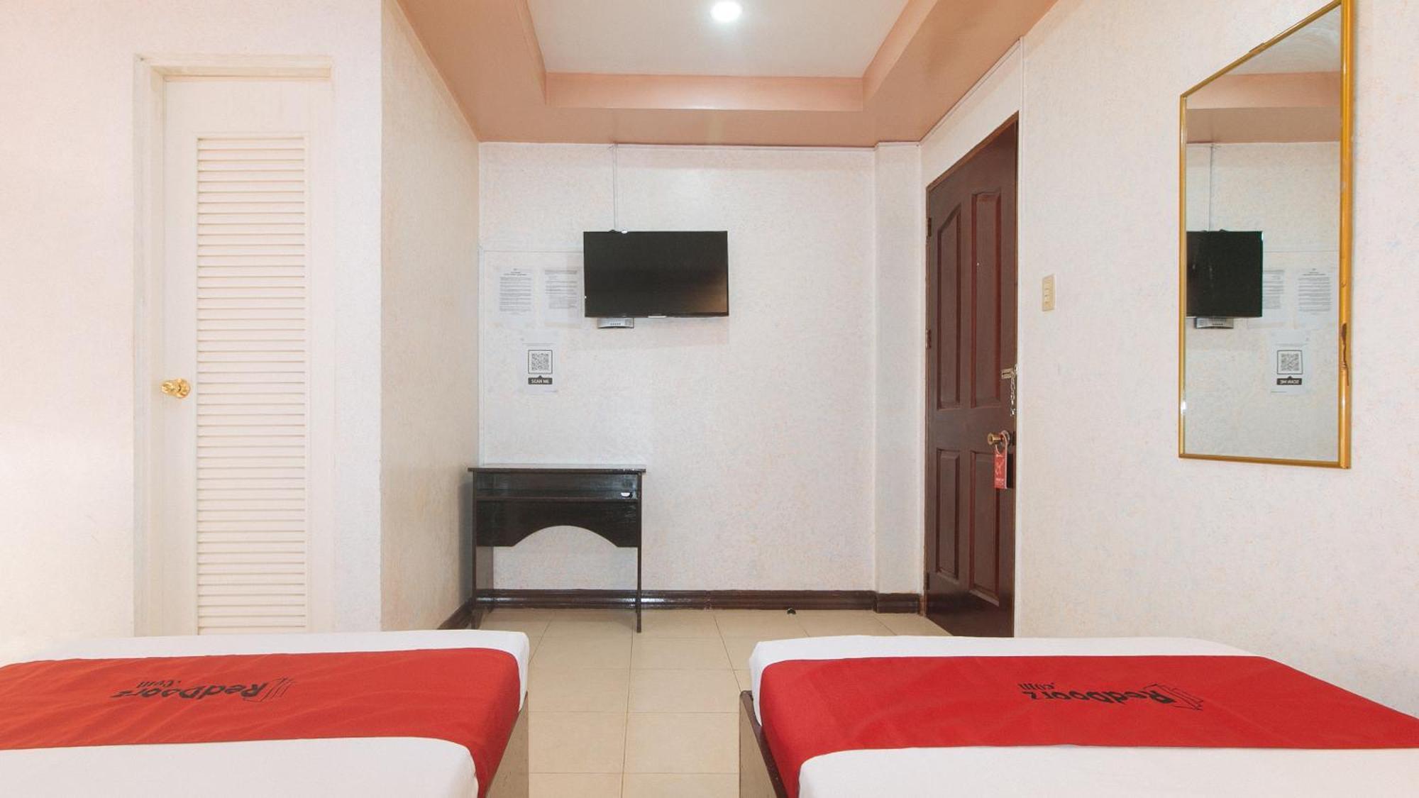 Reddoorz At Coco Grove Tourist Inn Panglao Island Exterior photo